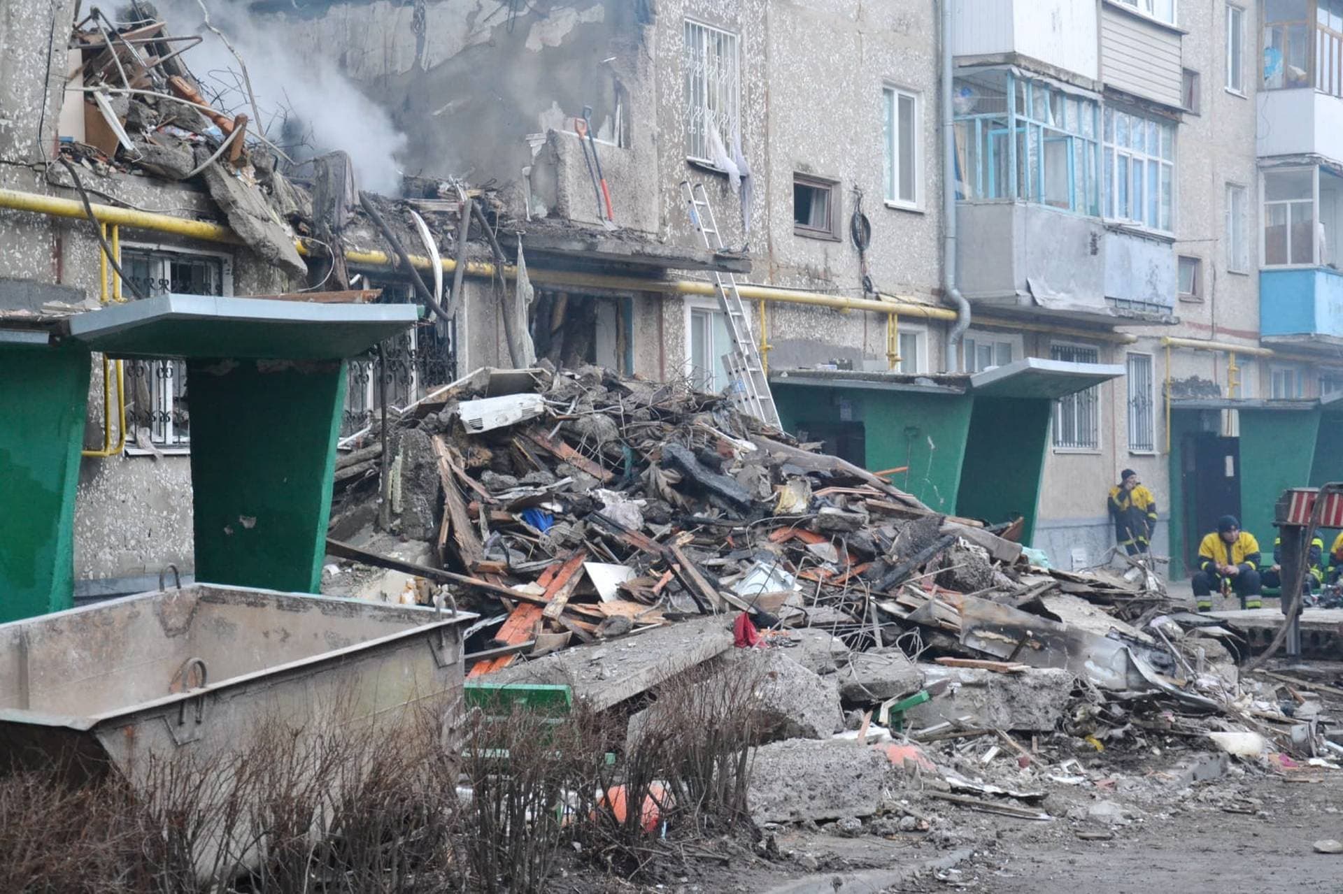 The aftermath of the Russian attack on an apartment building in Sumy on 13 March