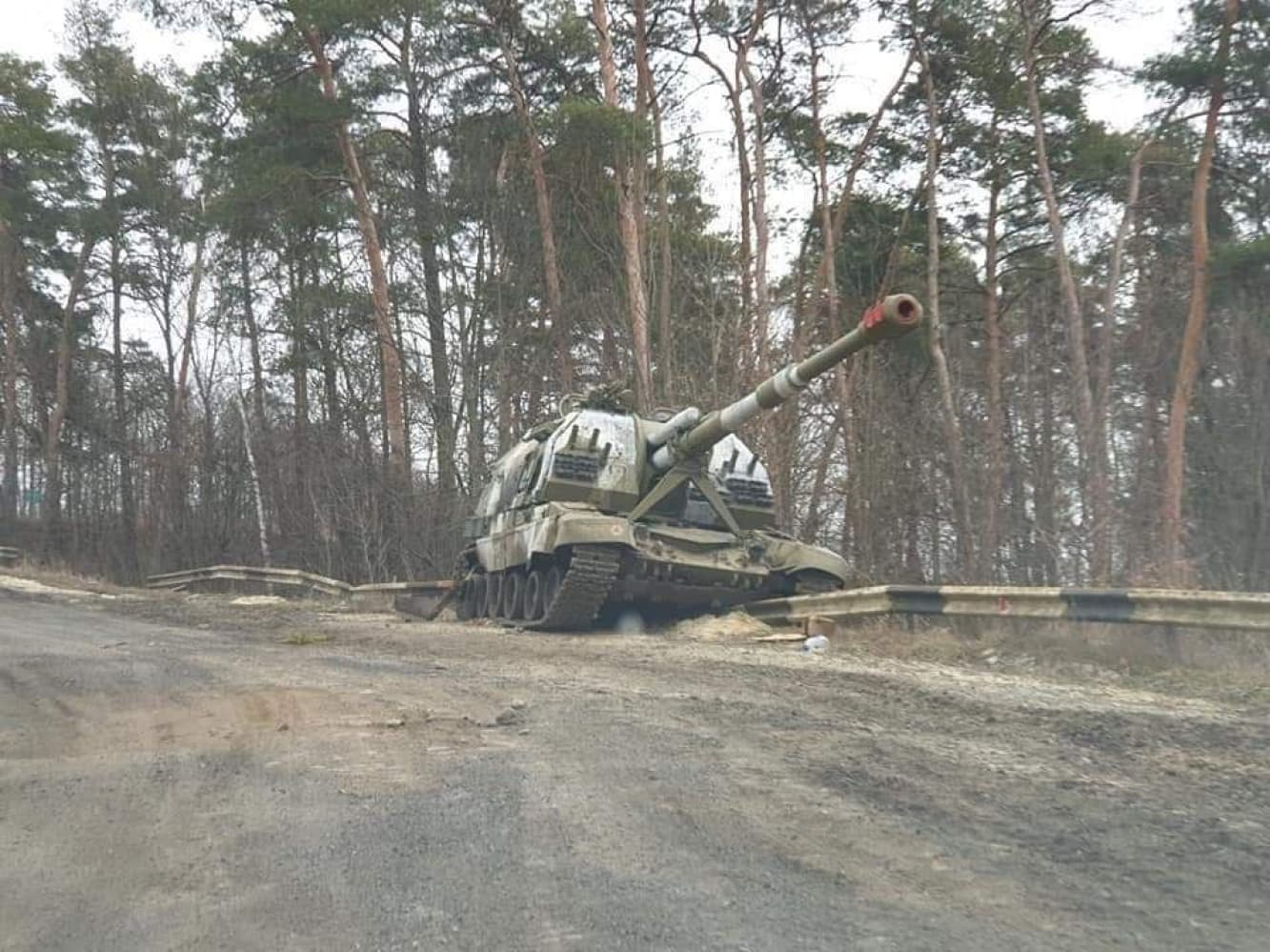 Abandoned and destroyed military equipment of the Kantemirovskaya division near the town of Trostyanets